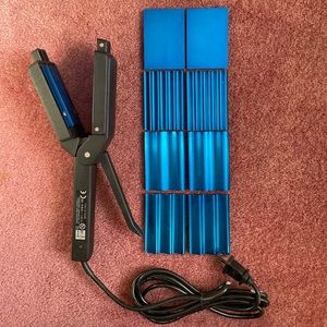 Solano Sapphire Iron w. Interchangeable Plates